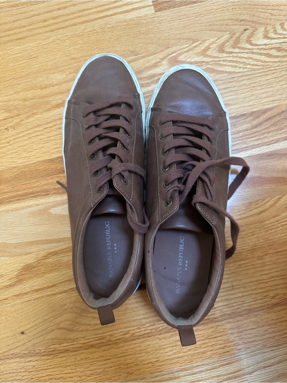 Banana Republic Vegan Leather Men’s Casual Sneakers size 11